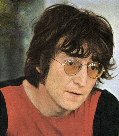 John Lennon S Famous Sunglasses Are Sold At Auction For Over £130 000 Gold