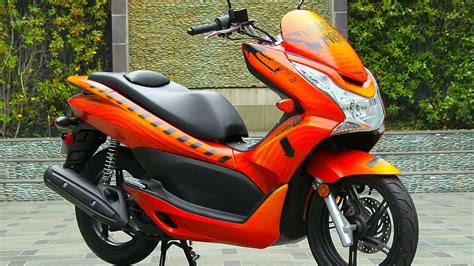 The ignition is operated by the smart. 65 Harga Motor Yamaha Nmax Vs Honda Pcx | Modifikasi Yamah ...