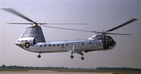 Pilots Post Frank Piaseckis Huge Twin Tandem Rotor Transport Helicopter