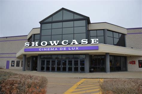 North Attleboros Showcase Other Movie Theaters In Area Stay Dark
