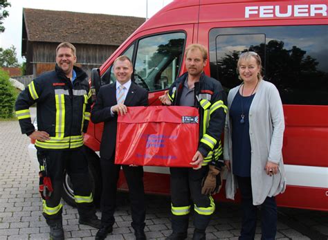Wir sind persönlich für sie da: VR-Bank Erding eG Rauchvorhang für Feuerwehr Ottenhofen