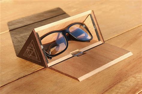 The Wooden Eyewear Case On Behance Con Imágenes Estuche Para Lentes