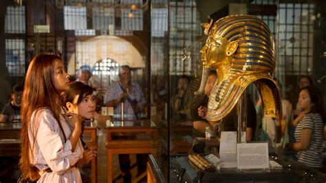 Egypt Moves Bed Chariot Of King Tut To New Museum Al Arabiya English