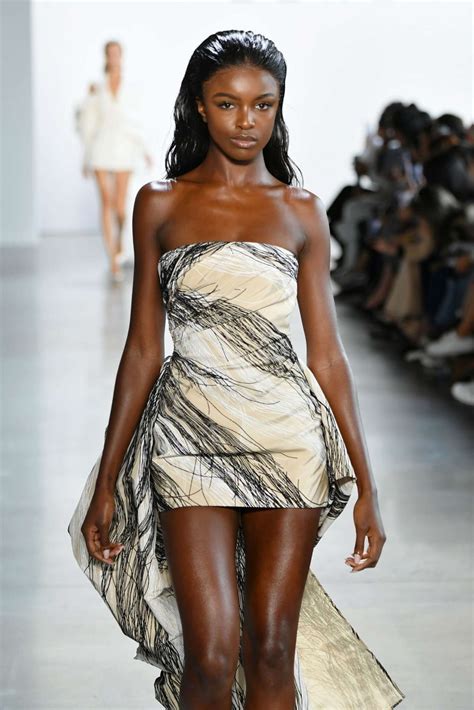 Leomie Anderson Cong Tri Runway Show At 2019 Nyfw Gotceleb