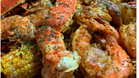 If you love crab cakes, you may also love these waffled crab cakes, baked lump crab cakes with red pepper chipotle lime sauce and even crab cakes benedict with avocado relish (also do you put frozen crab cake in the oven when ready to cook? Seafood Boil Oven Recipe - Cooking With Tammy.Recipes