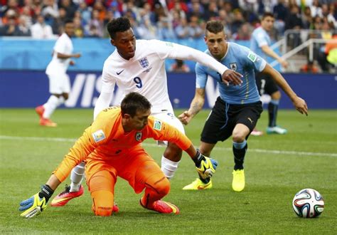 Fifa World Cup 2014 Highlights Suarez Double Helps Uruguay Edge