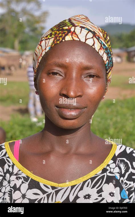 Sierra Leone Woman Hi Res Stock Photography And Images Alamy