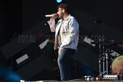 You Me At Six Return With New Single Whats It Like Totalntertainment