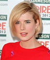Agyness Deyn with her hair cut into a between the chin and lips bob