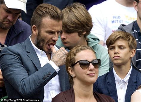 Бекхэм дэвид роберт джозеф / david beckham. David Beckham dotes on his son Romeo in the Wimbledon ...