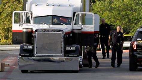 How Big Rigs Are Seen As Vip Treatment In Human Smuggling Youre