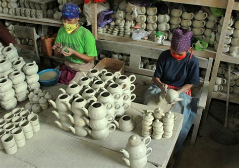 Pariwisata Provinsi Jawa Tengah Belanja Kerajinan Keramik Klampok
