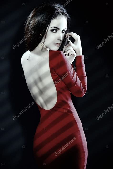 Kırmızılı kadın Stok fotoğrafçılık prometeus Telifsiz resim 63412169