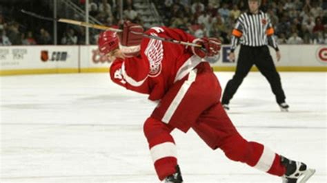 On This Day Brendan Shanahan Beats Patrick Roy For 500th Goal Red