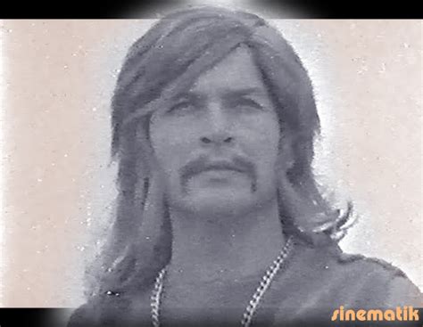 Ayrılamam küçük emrah nuri alço kolajı amcası tarafından kandırılan. Bıyıktan Delikanlılık Tahlili