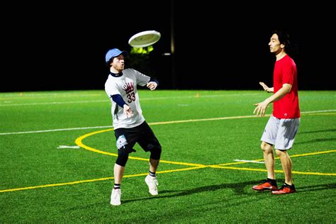 FXA Sports | Co-ed Adult Ultimate Frisbee League