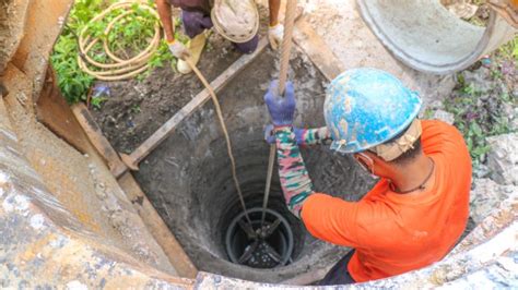 Masih Mengeluh Banjir Coba Membuat Sumur Resapan Sederhana Di