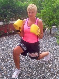 Grandmother Of Seven Takes Up Thai Boxing Daily Mail Online