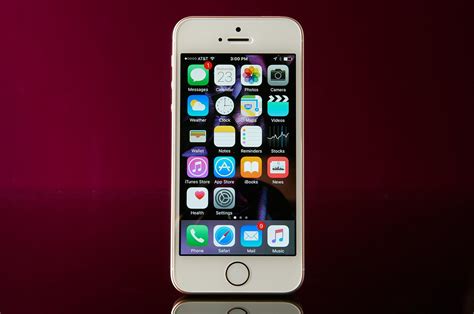 Apple Iphone Se Review A Compelling Blend Of Old And New Engadget