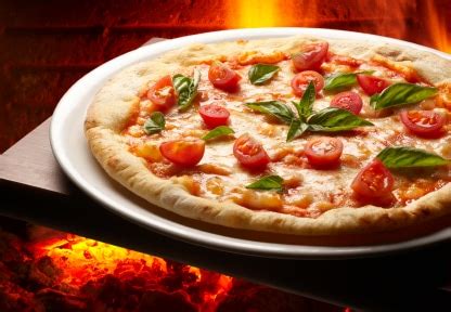 We wtorek 9 lutego obchodzić będziemy światowy dzień pizzy. 9 lutego - Międzynarodowy Dzień Pizzy - Kulinaria - www.PokochajOlejRzepakowy.pl