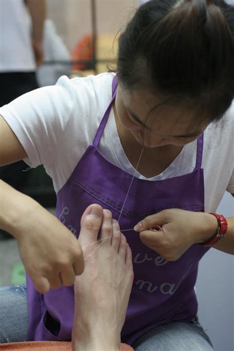 I had to engage this addiction. Painful toe hair plucking | Never heard of doing it with ...