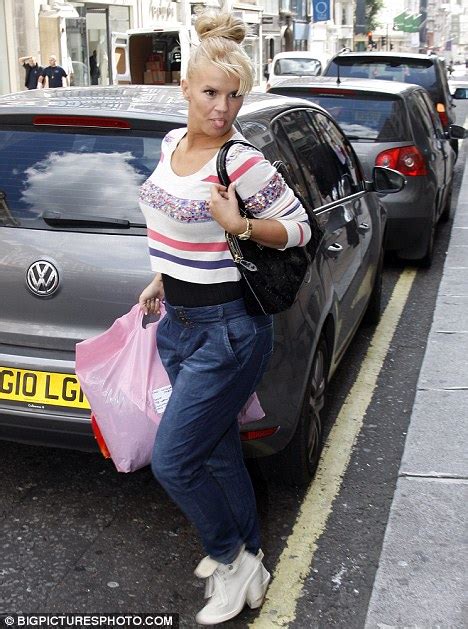 Delighted Kerry Katona Picks Up A Made To Measure Birthday Dress Ahead Of Her 30th Daily Mail