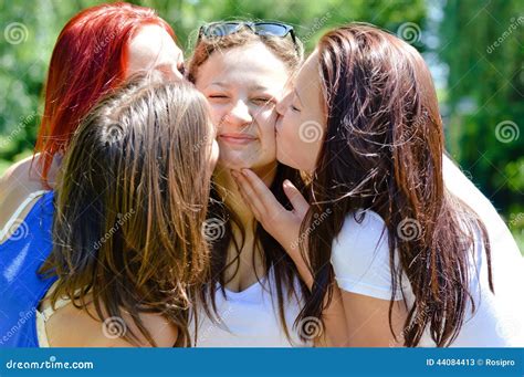 Teen Girls Kissing Each Other Nude Pics