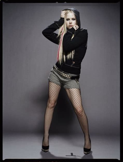 Avril Lavigne S Legs And Tights A Signature Style