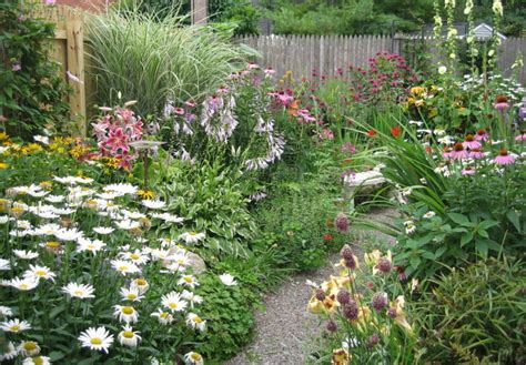 Come See Inspiring Visions Of No Mow Yards Homestead Gardens Inc