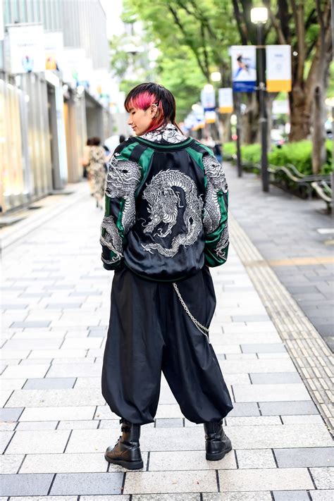 the best street style at tokyo fashion week spring 2022 in 2023 harajuku fashion street cool