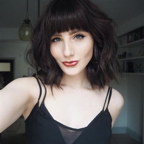 Short hair balayage with bangs google search haircuts for wavy. Pin em Cabelo ondulado