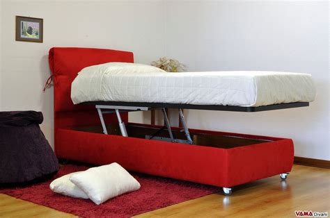 Il letto contenitore ikea è estremamente comodo e funzionale, provare per credere! Letto Singolo Su Misura in Tessuto Rosso con Contenitore