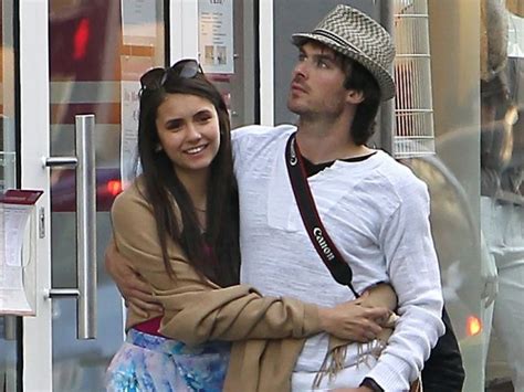 See more ideas about nina dobrev, ian somerhalder, nina. So verliebt sind Nina Dobrev und Ian Somerhalder ...