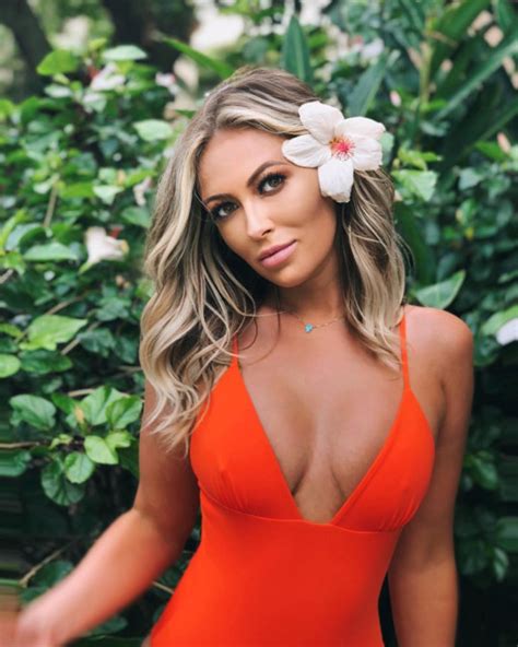 Paulina Gretzky Shows Off Stunning Figure In Tight And