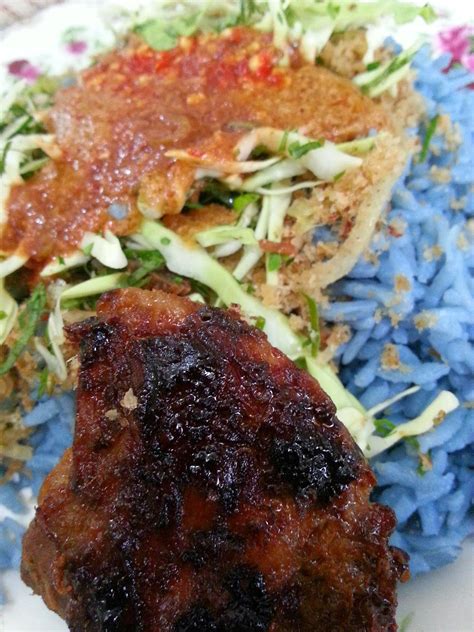 Jd kepada korang apa tunggu lagi. citerku: Sarapan Nasi Kerabu Ayam Bakar