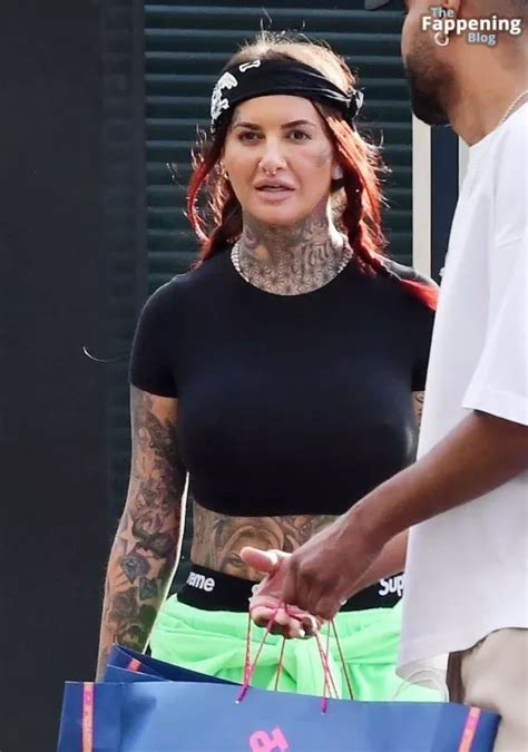 Jemma Lucy Shows Off Her Sexy Boobs Spotted Out With A Friend Out In Londons Notting Hill 27