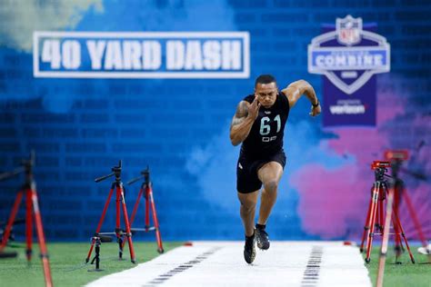 Top 10 Fastest 40 Yard Dash In Nfl Who Holds The All Time Record