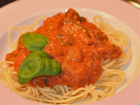 Spaghetti Napoli Mit Schwarzen Oliven Und Kapern Von Clonjo Chefkoch
