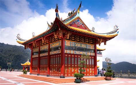 An english speaking professional driver will pick up you from hotel and proceed to batu cave and genting highlands tour. Genting Highlands Experience - from Kuala Lumpur