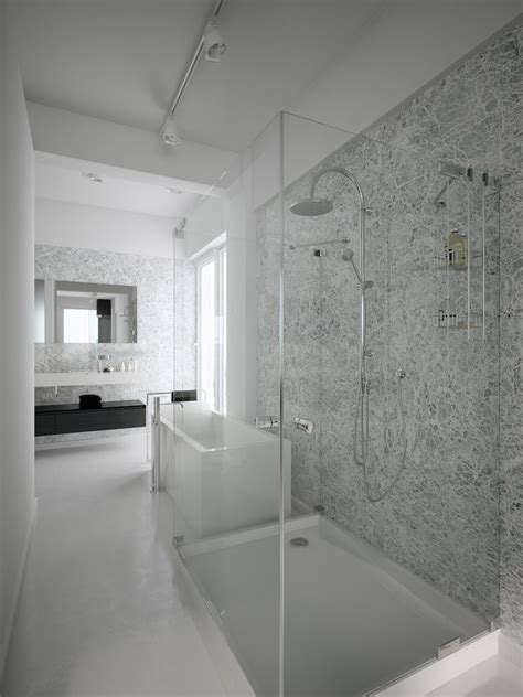 Black White Shower Room Interior Design Ideas