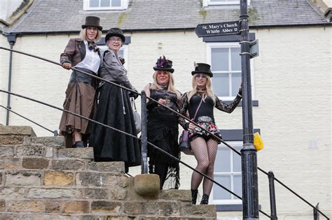 whitby goth weekend 2022 31 amazing pictures as hundreds dress to impress on yorkshire seaside