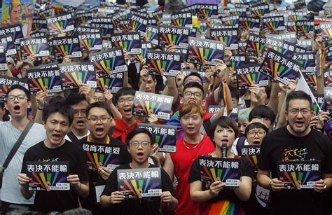 Colourful Celebrations In Taipei As Taiwan Legalises Same Sex Marriage Express And Star