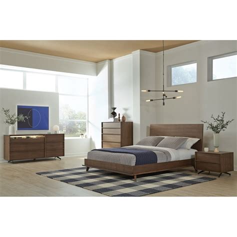 Each one of the pieces in this collection embraces my goals and design objectives for everything i do. Palliser Kamden Queen Bedroom Group | Prime Brothers ...