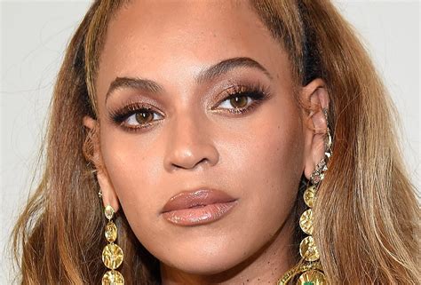 Beyoncé’s Makeup Artist Reveals His Top Foundation Tips Beauty Crew