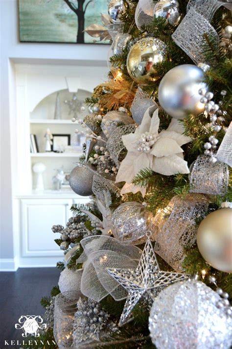 20 Christmas Tree Decor Silver And Gold Decoomo