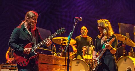 Tedeschi Trucks Band Announces April 2019 European Tour