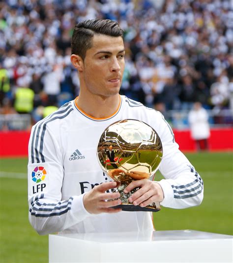 The ballon d'or was instituted in 1956 to recognize europe's best player and the first winner was stanley matthews of blackpool. Ballon d'Or : Les 23 prétendants pour succéder à Cristiano ...