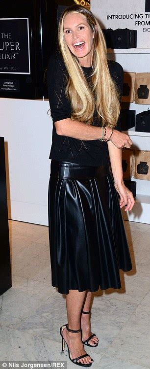 Elle Macpherson Promotes New Beauty Product The Super Elixir At Selfridges In London Daily
