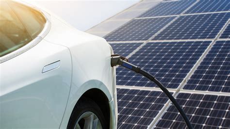 Solar Panels And Electric Vehicles A Match Made In Heaven Eco
