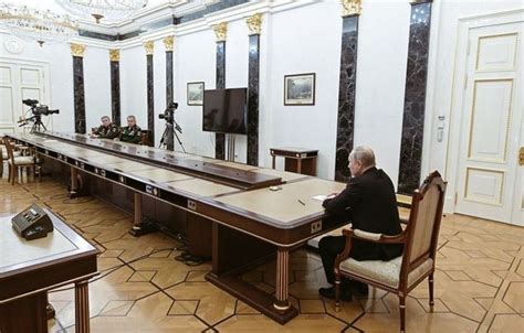 Putin Roasted For Overcompensating With Comically Large Tables In Power